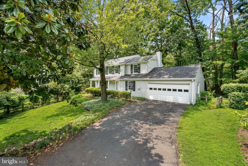 2284 DOSINIA COURT Reston, VA 20191