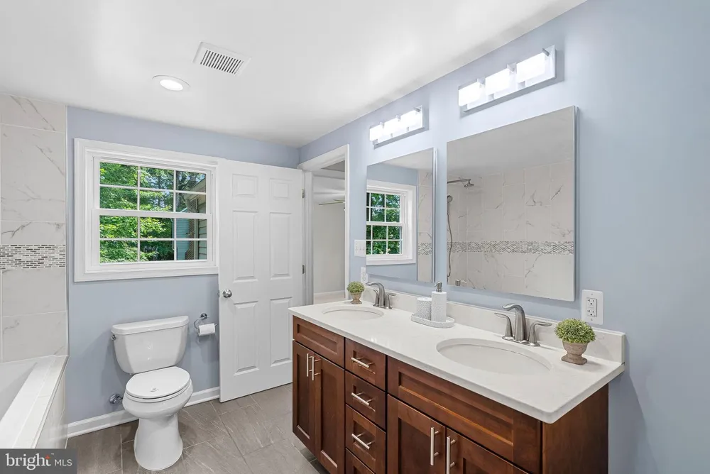 2284 DOSINIA COURT Reston, VA 20191