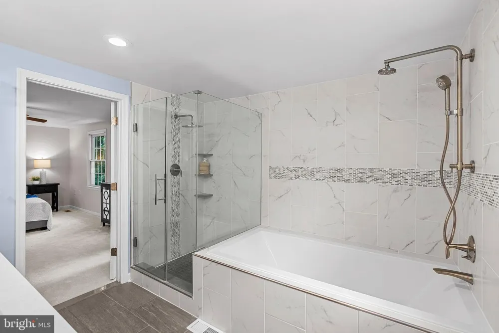 2284 DOSINIA COURT Reston, VA 20191