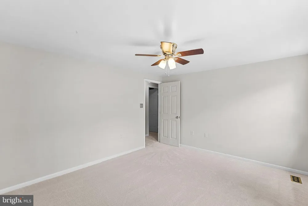 2284 DOSINIA COURT Reston, VA 20191