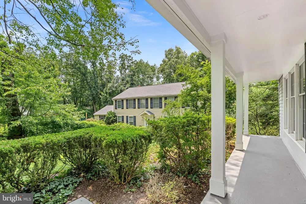 2284 DOSINIA COURT Reston, VA 20191