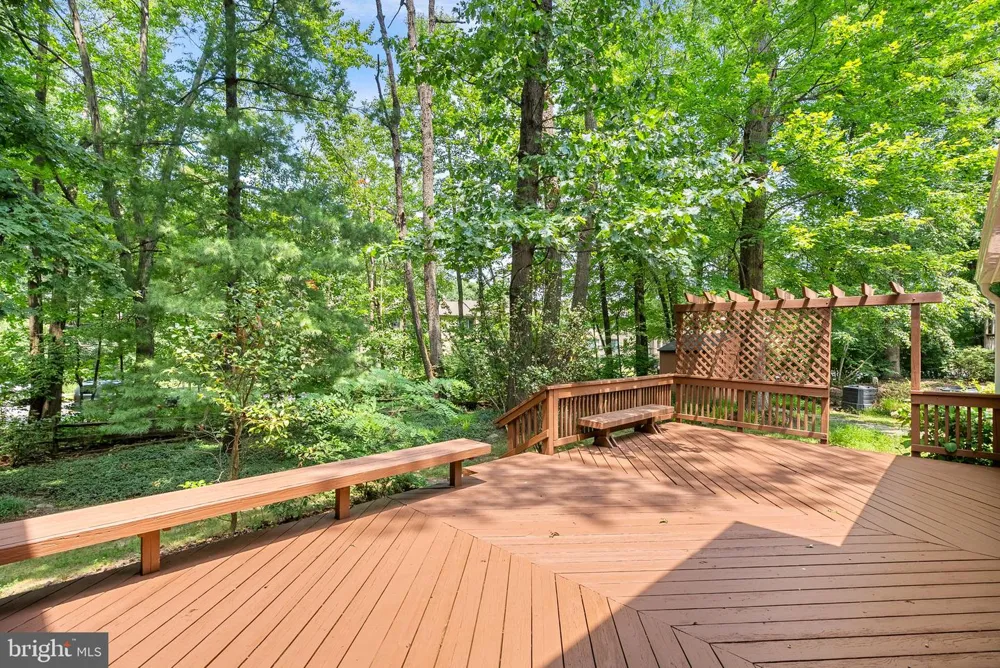 2284 DOSINIA COURT Reston, VA 20191