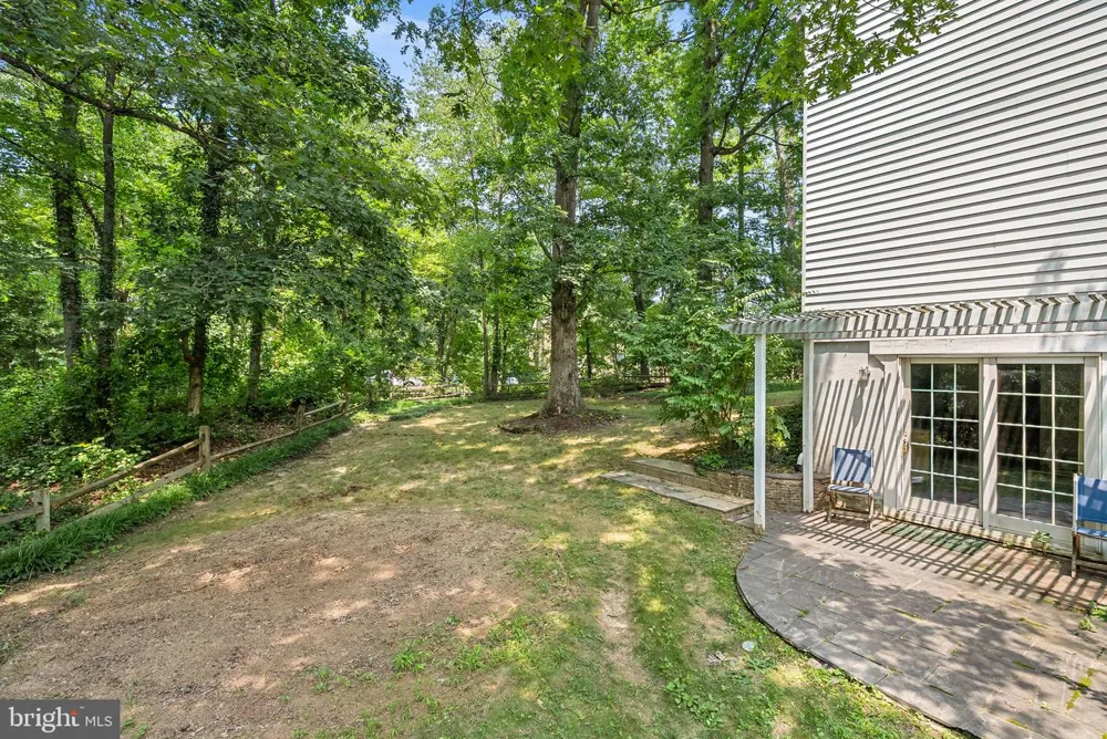 2284 DOSINIA COURT Reston, VA 20191