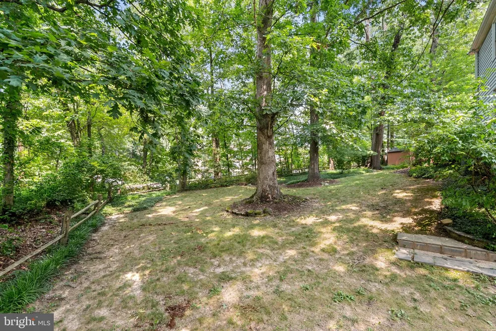 2284 DOSINIA COURT Reston, VA 20191