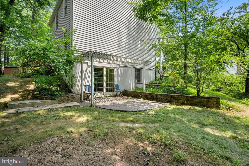2284 DOSINIA COURT Reston, VA 20191