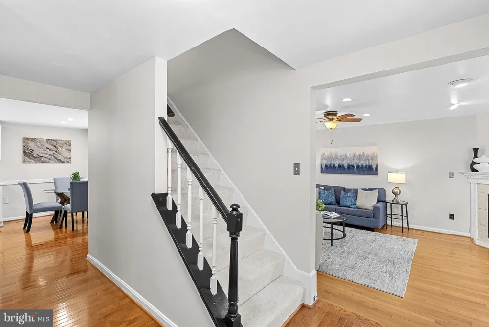 2284 DOSINIA COURT Reston, VA 20191