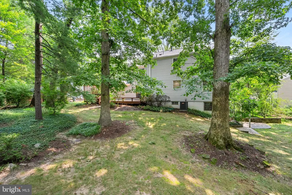 2284 DOSINIA COURT Reston, VA 20191