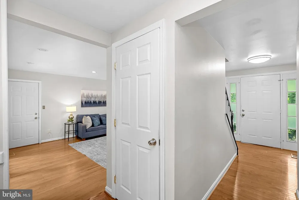 2284 DOSINIA COURT Reston, VA 20191