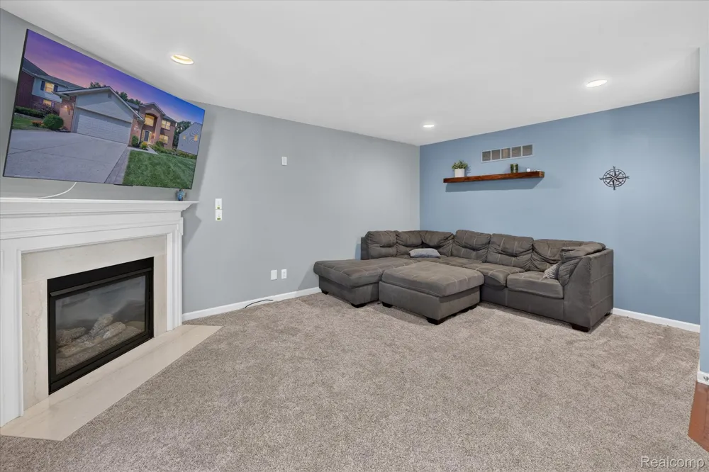 2557 Solace Drive Commerce Charter Township, MI 48382