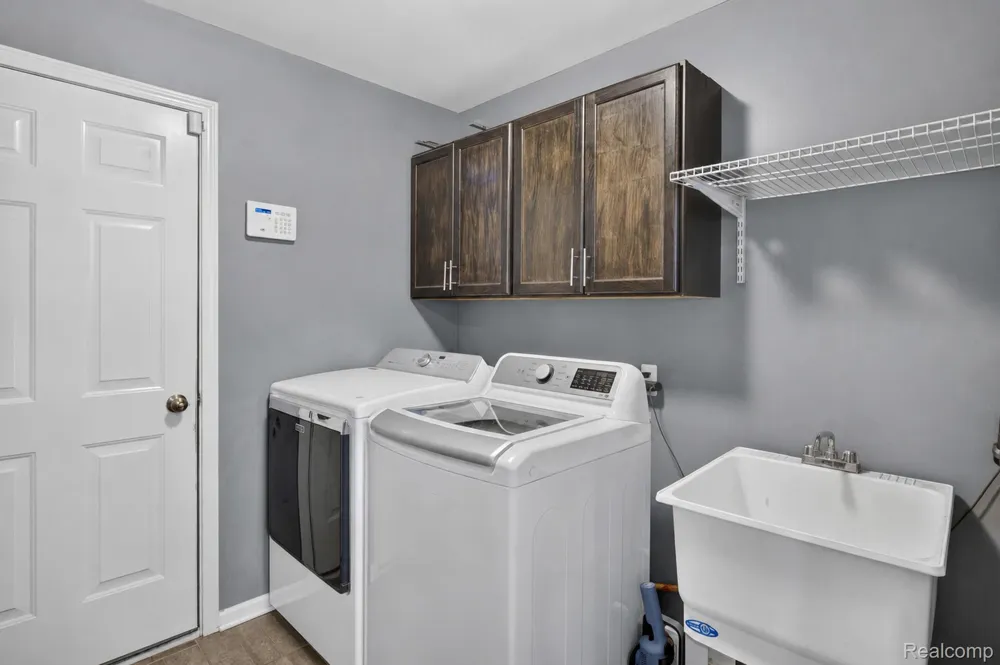 2557 Solace Drive Commerce Charter Township, MI 48382
