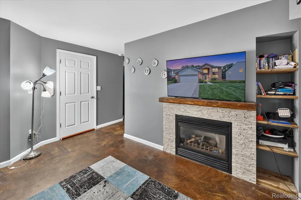 2557 Solace Drive Commerce Charter Township, MI 48382