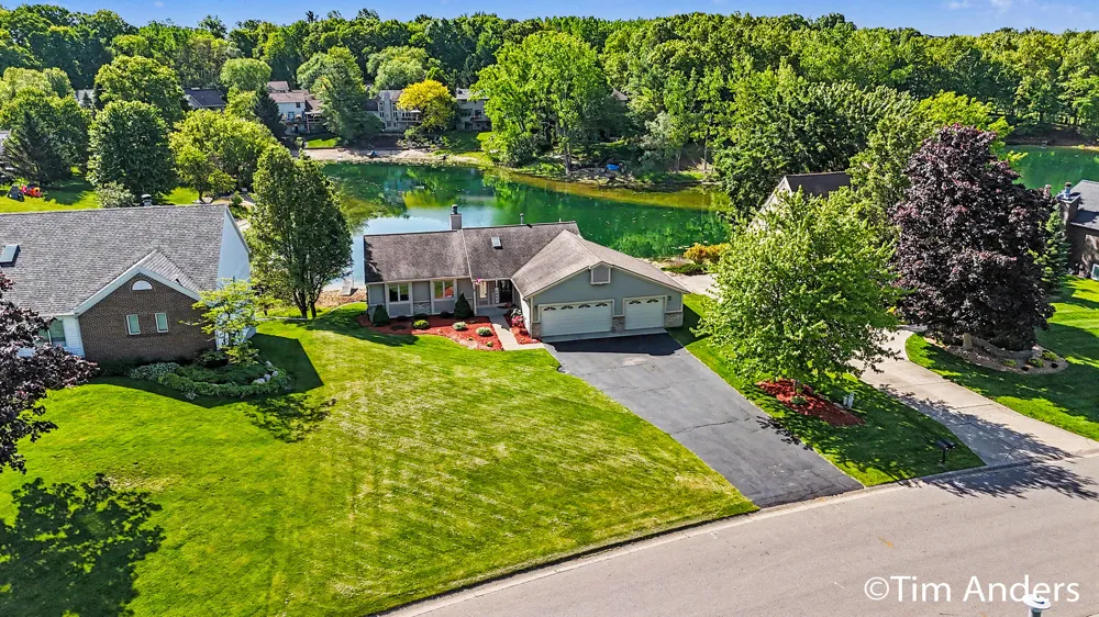 6090 Arroyo Vista Drive NE Cannon Township, MI 49341