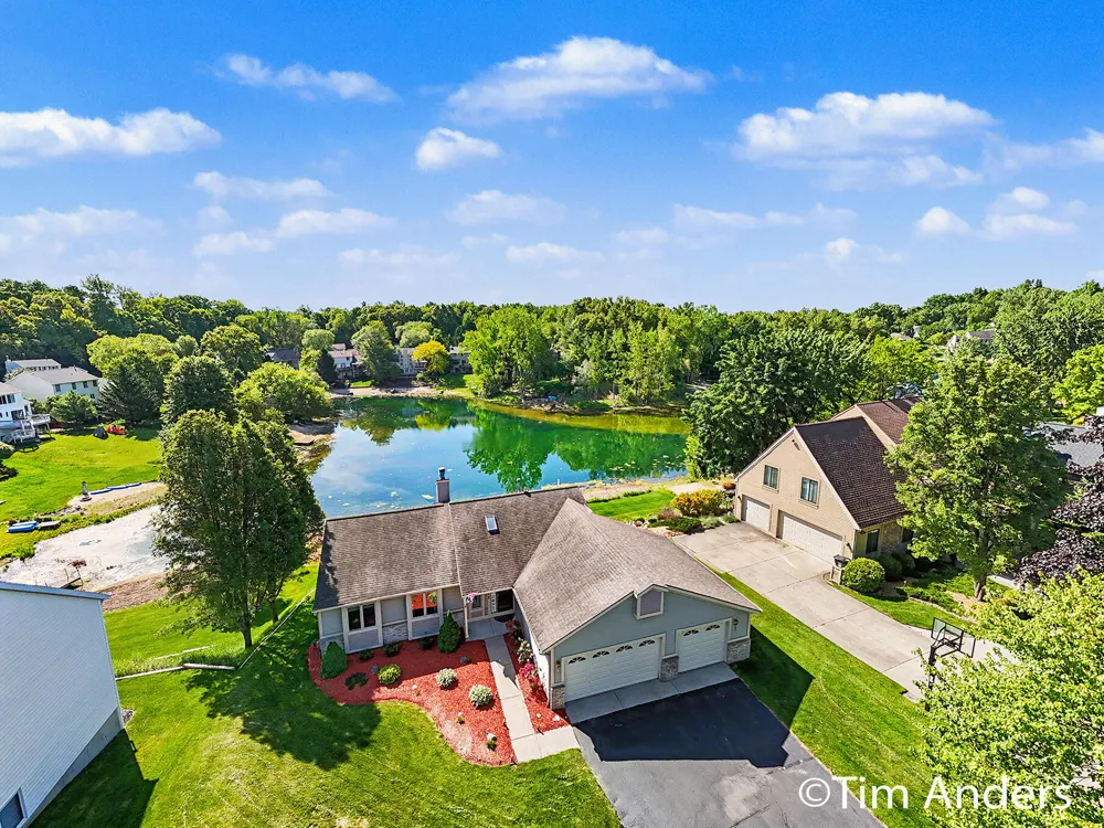 6090 Arroyo Vista Drive NE Cannon Township, MI 49341