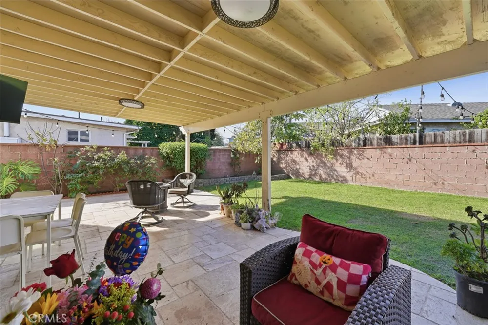 6545 Dos Rios Rd Downey, CA 90240