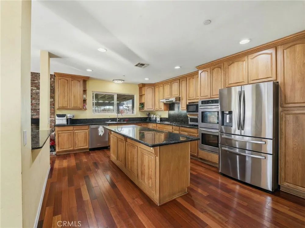 6545 Dos Rios Rd Downey, CA 90240