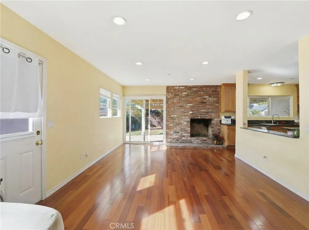6545 Dos Rios Rd Downey, CA 90240