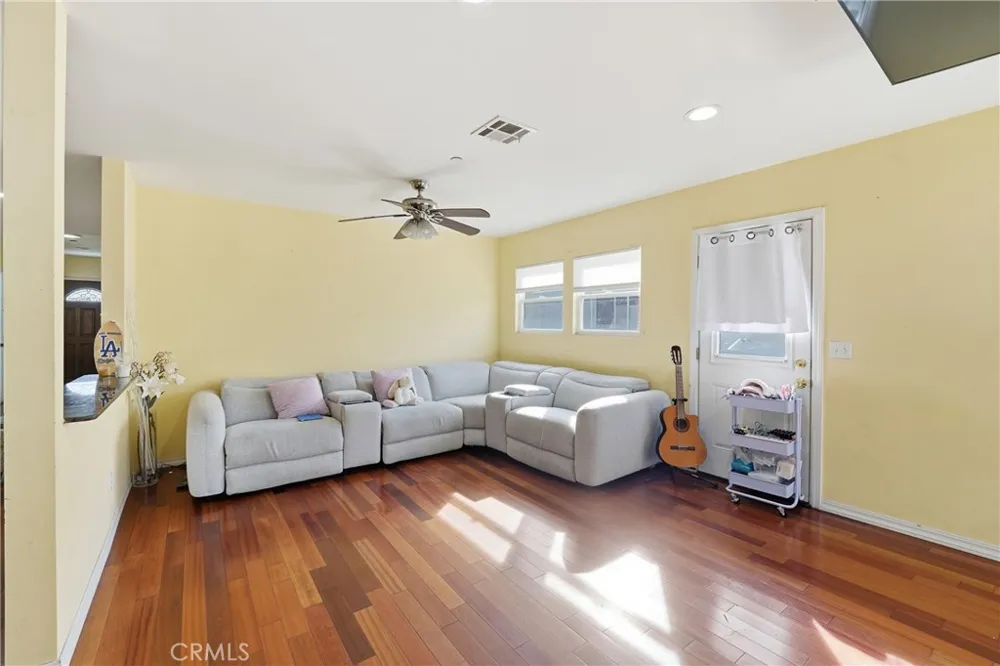 6545 Dos Rios Rd Downey, CA 90240