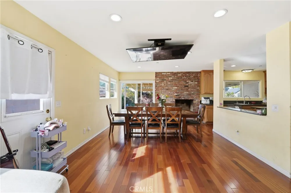 6545 Dos Rios Rd Downey, CA 90240