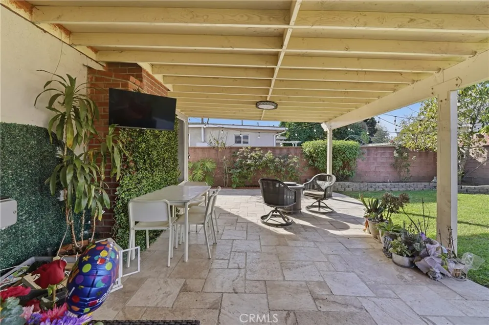 6545 Dos Rios Rd Downey, CA 90240