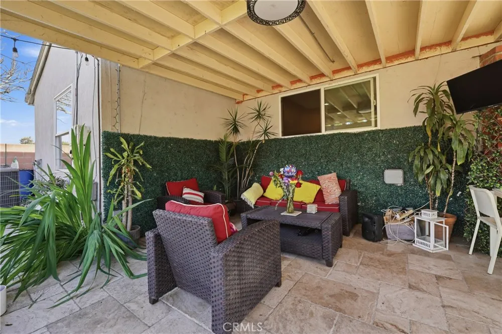 6545 Dos Rios Rd Downey, CA 90240