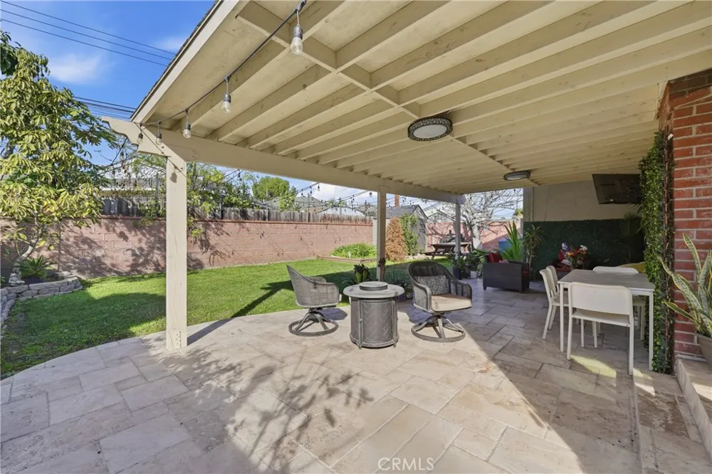 6545 Dos Rios Rd Downey, CA 90240
