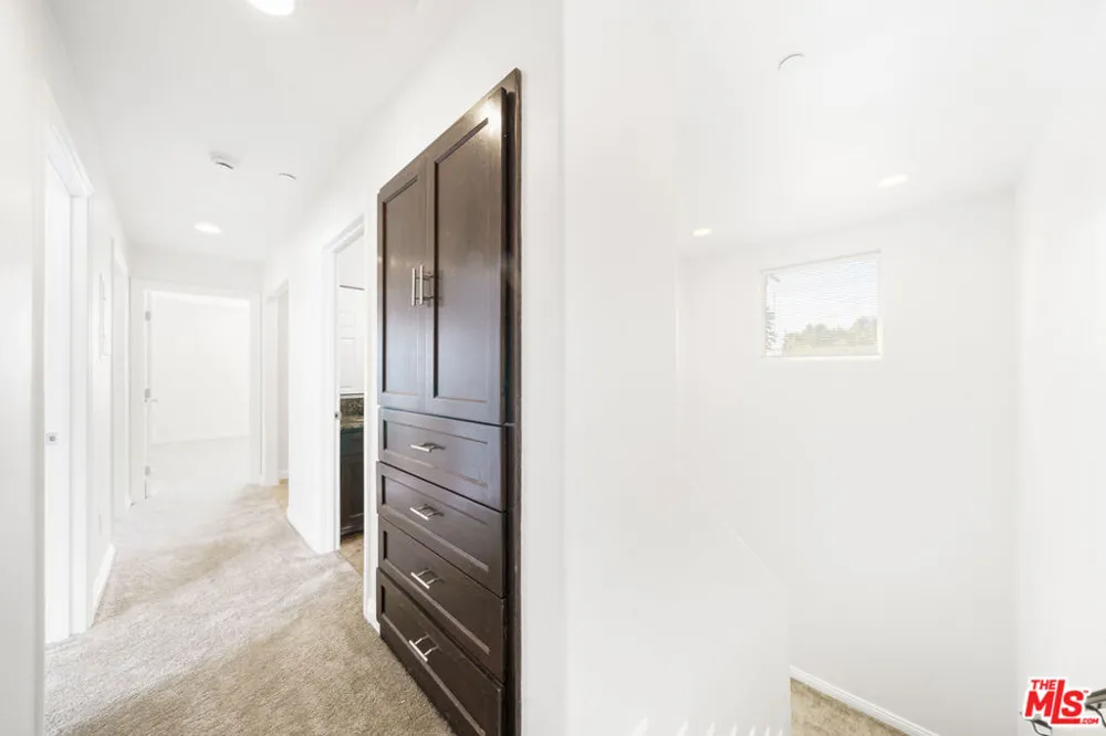 838 E 80th Street #838 Los Angeles, CA 90001