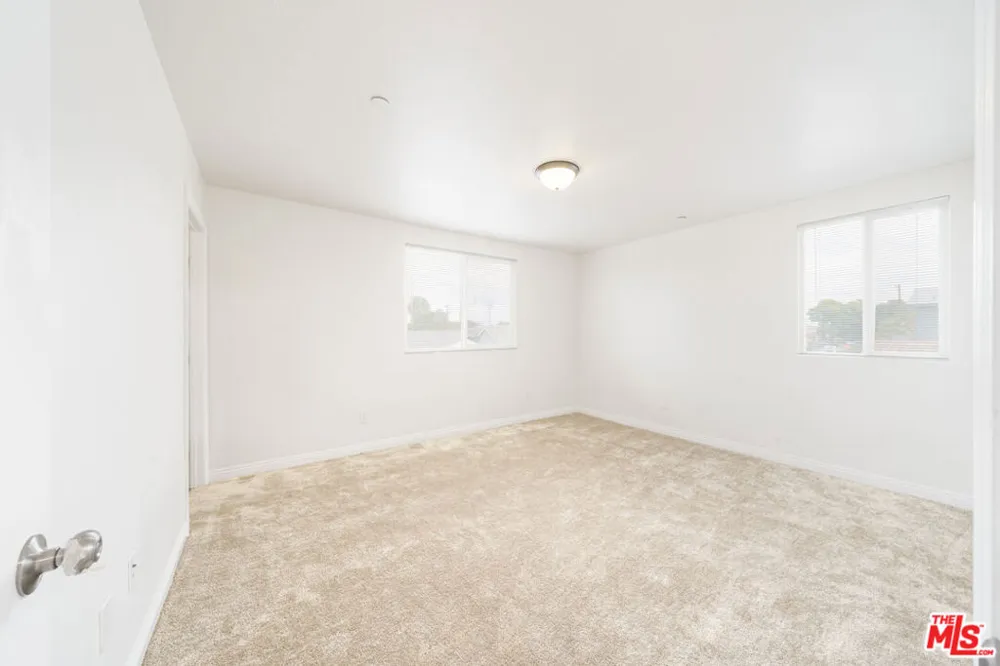 838 E 80th Street #838 Los Angeles, CA 90001