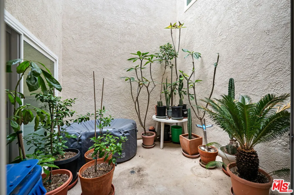 10444 Canoga Avenue #26 Chatsworth, CA 91311