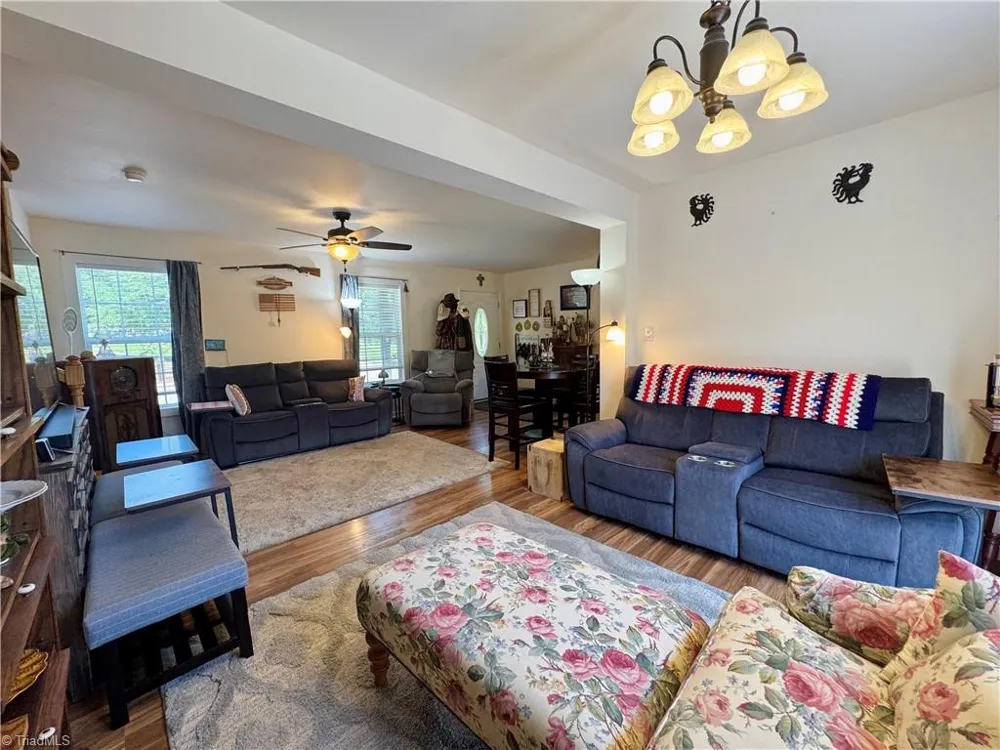 243 Hunter Ridge Lane Ararat, NC 27007