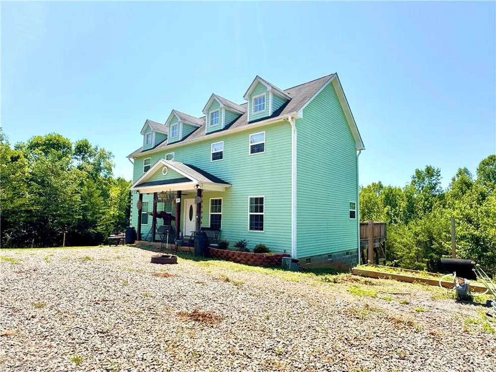 243 Hunter Ridge Lane Ararat, NC 27007