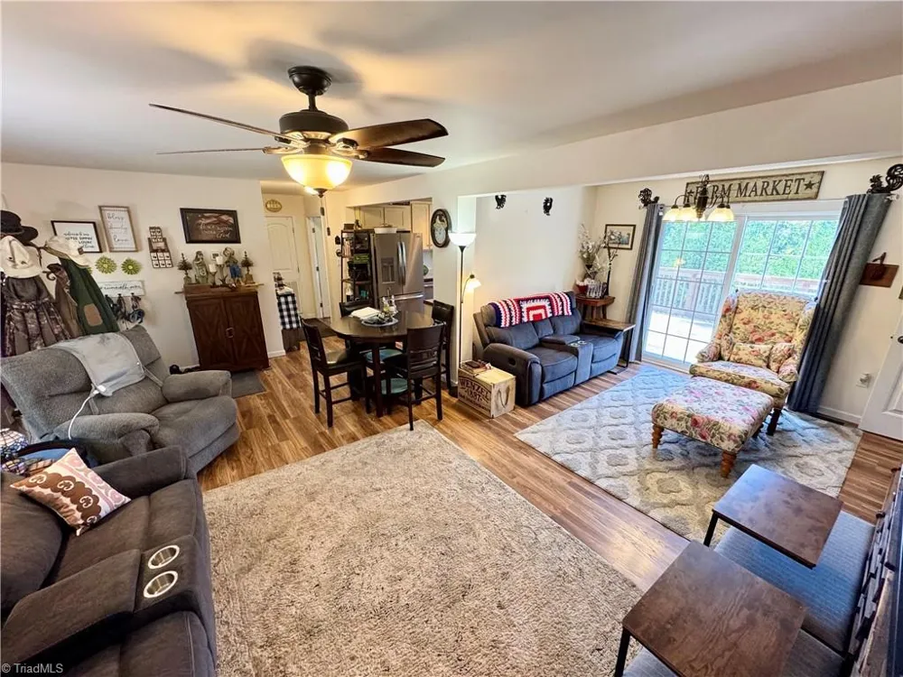 243 Hunter Ridge Lane Ararat, NC 27007