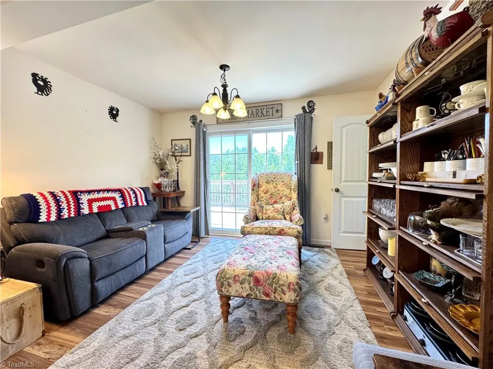 243 Hunter Ridge Lane Ararat, NC 27007