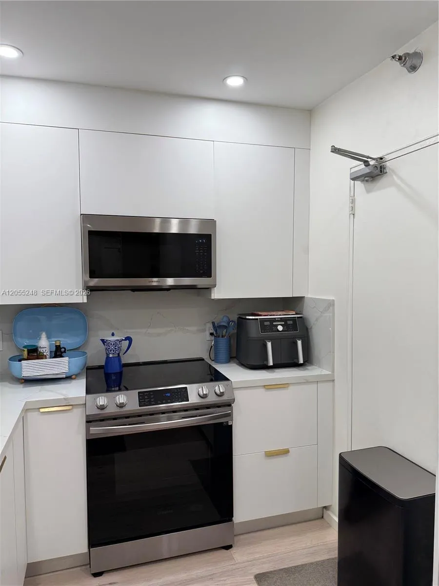 10185 NE Collins Ave #822 Bal Harbour, FL 33154