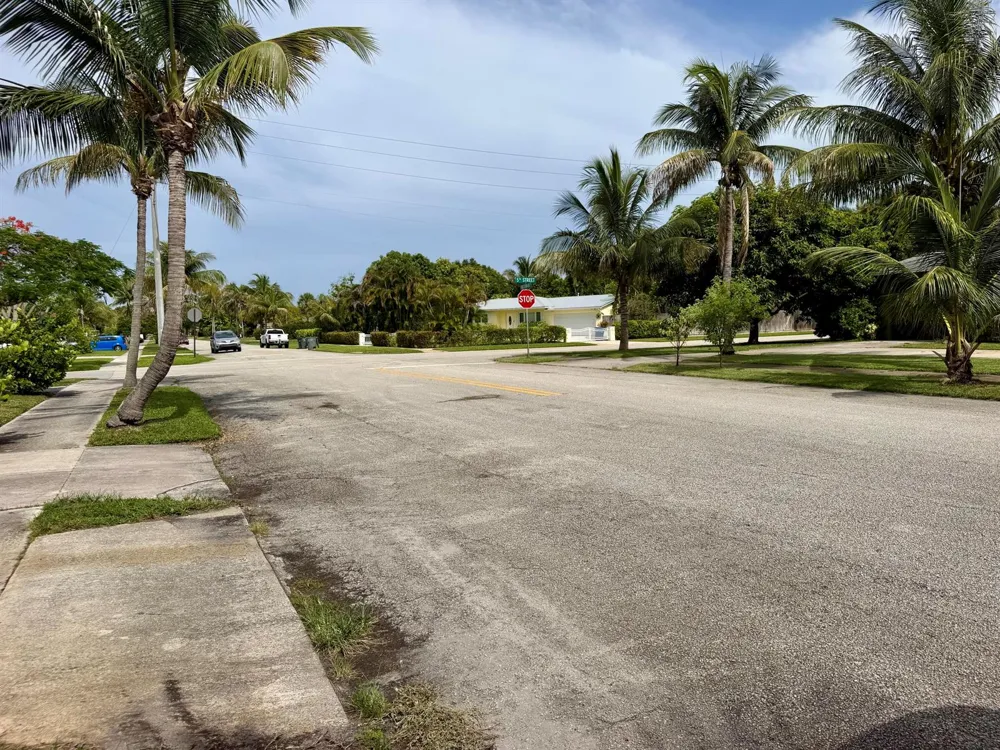 505 Foresteria Drive Lake Park, FL 33403