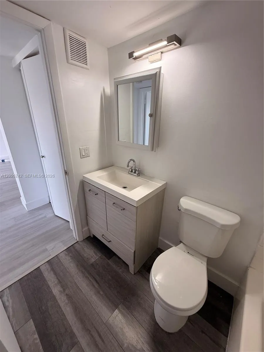 8240 SW 210th St #203 Cutler Bay, FL 33189