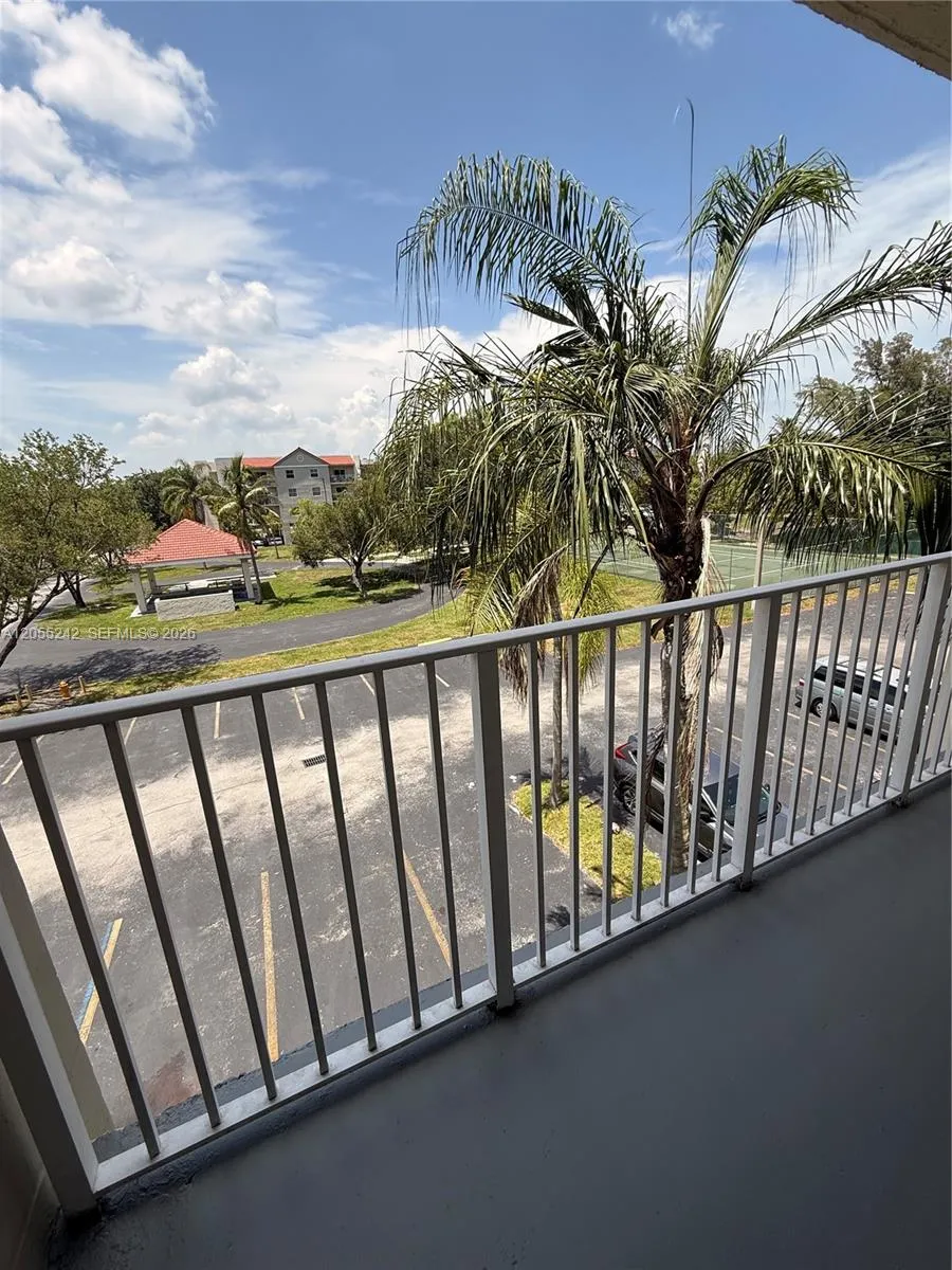 8240 SW 210th St #203 Cutler Bay, FL 33189