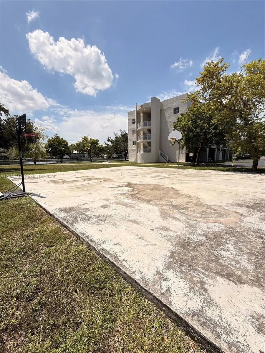 8240 SW 210th St #203 Cutler Bay, FL 33189