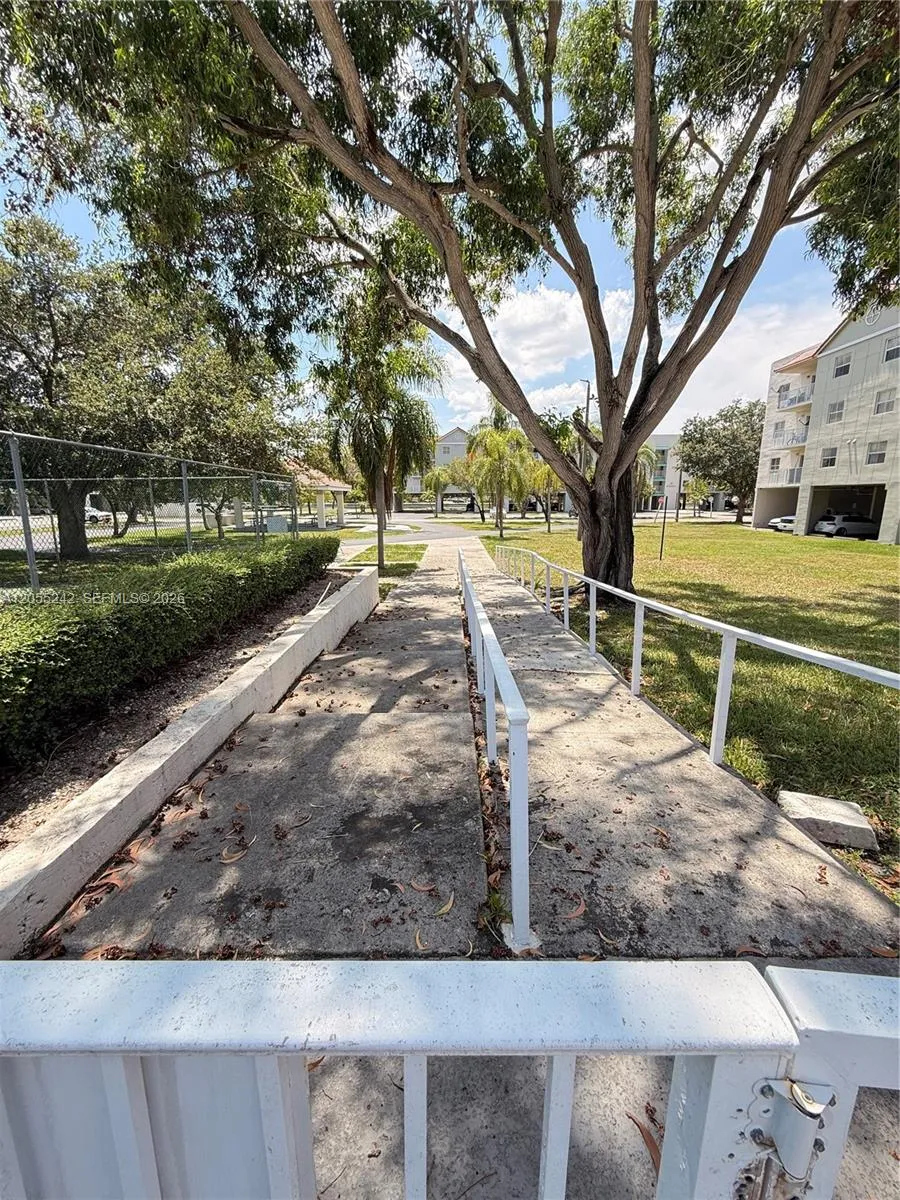 8240 SW 210th St #203 Cutler Bay, FL 33189