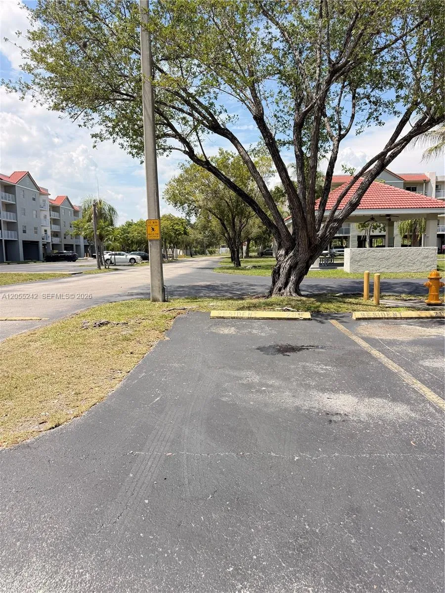 8240 SW 210th St #203 Cutler Bay, FL 33189
