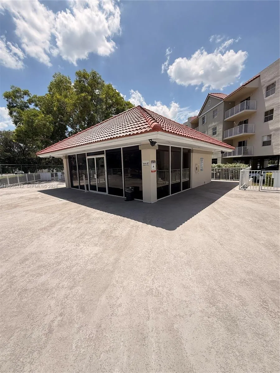 8240 SW 210th St #203 Cutler Bay, FL 33189