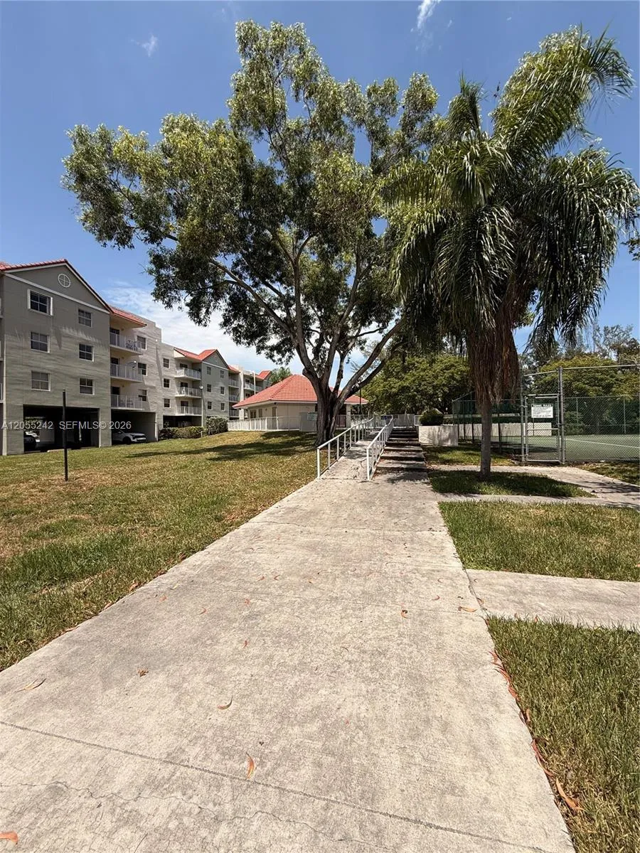 8240 SW 210th St #203 Cutler Bay, FL 33189