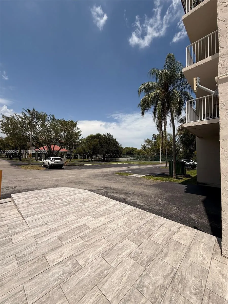 8240 SW 210th St #203 Cutler Bay, FL 33189