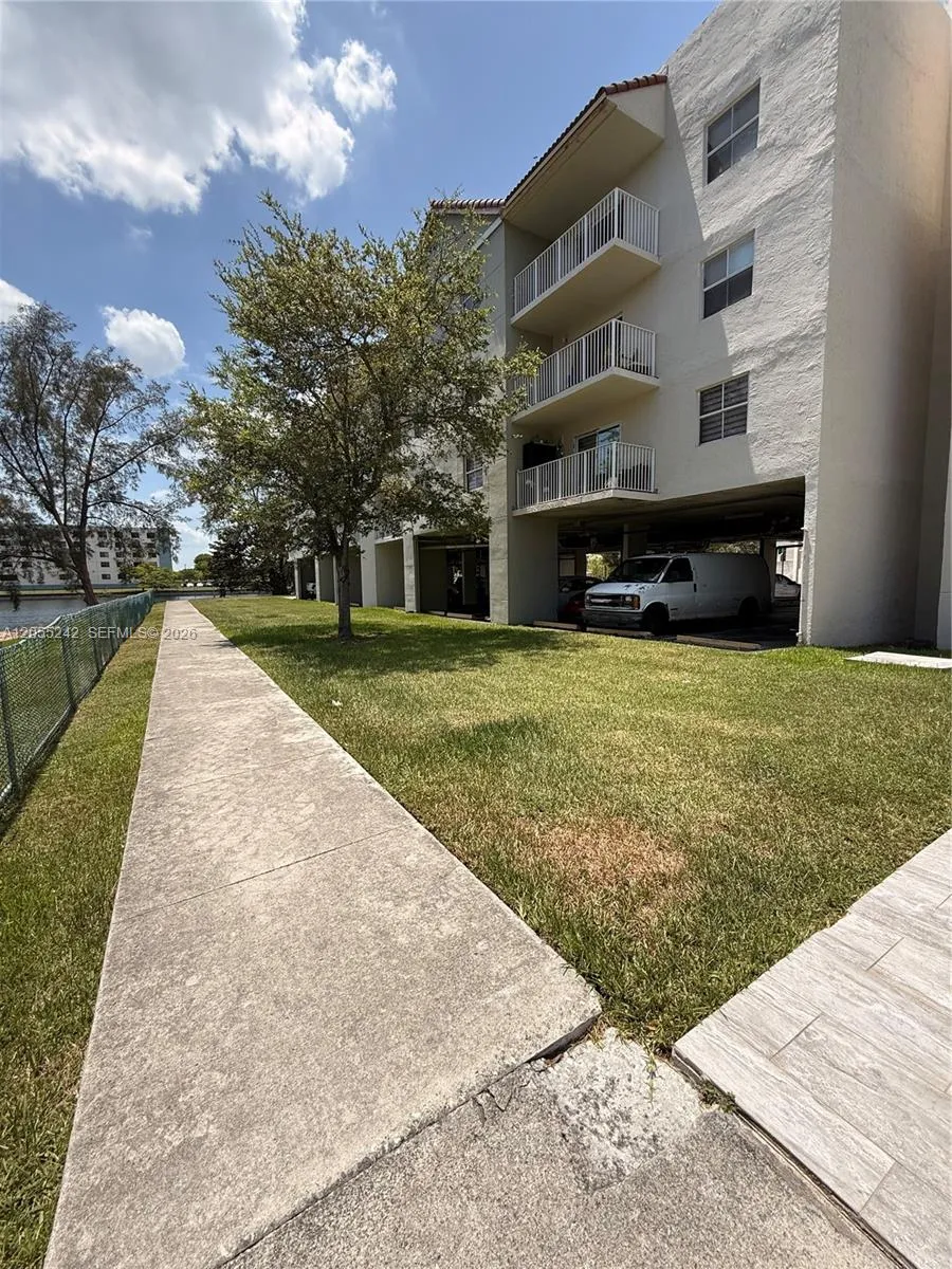 8240 SW 210th St #203 Cutler Bay, FL 33189