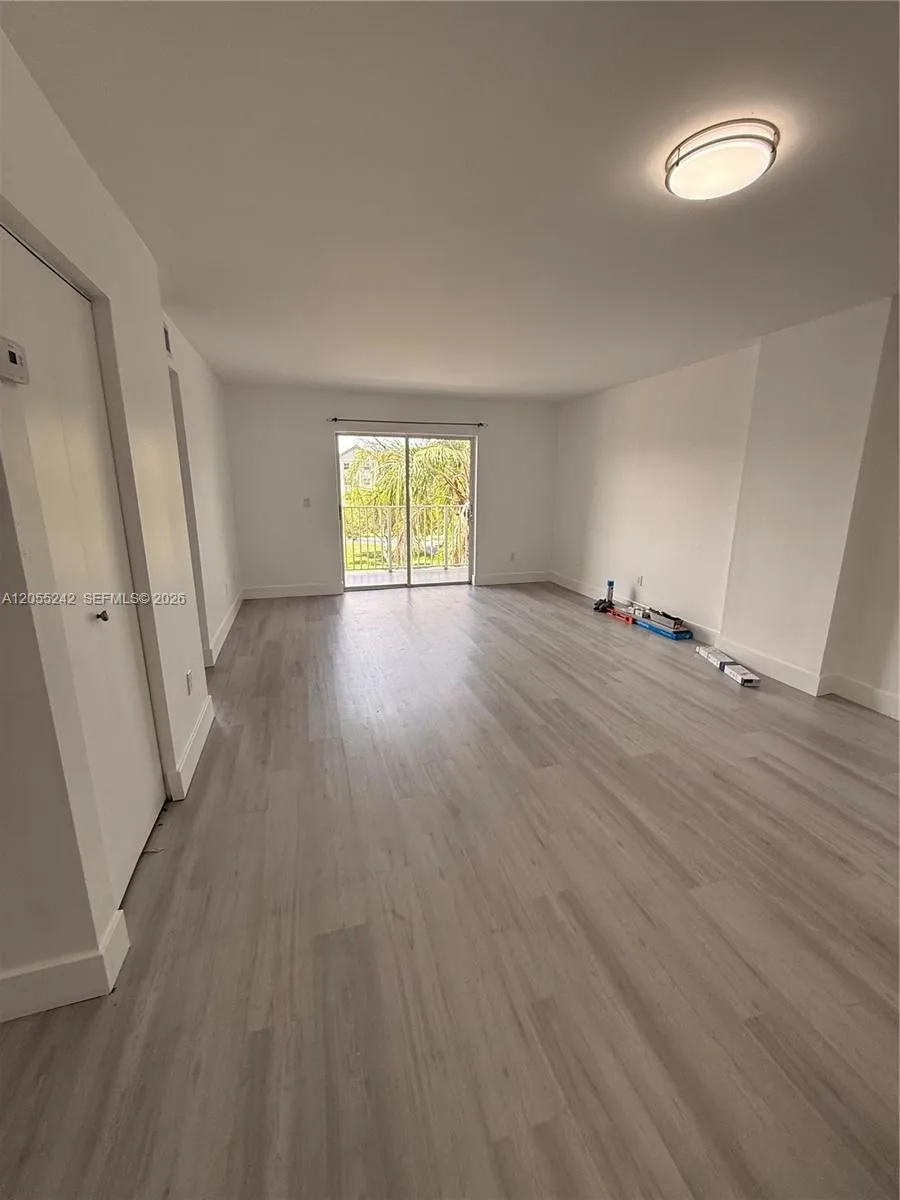 8240 SW 210th St #203 Cutler Bay, FL 33189