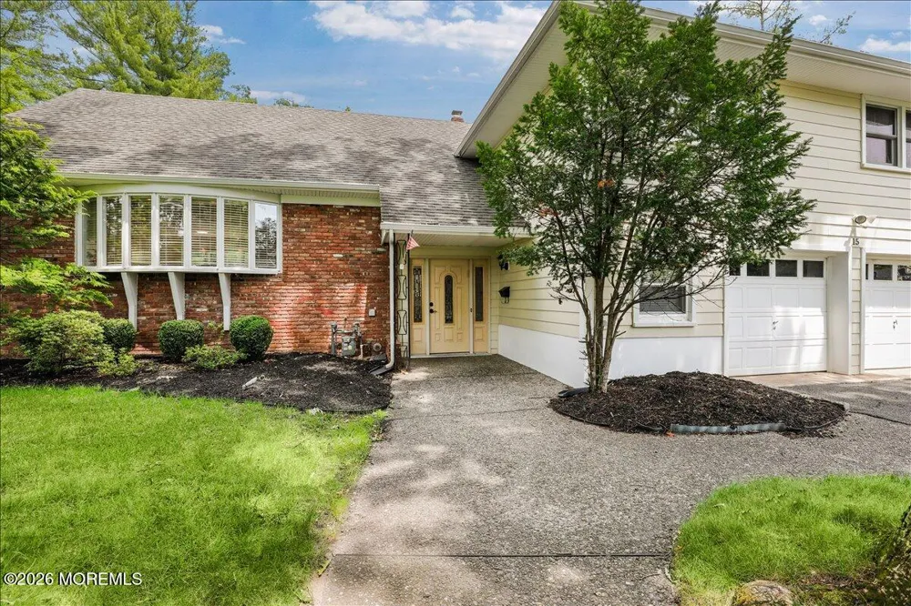 15 Moraine Road Edison, NJ 08820