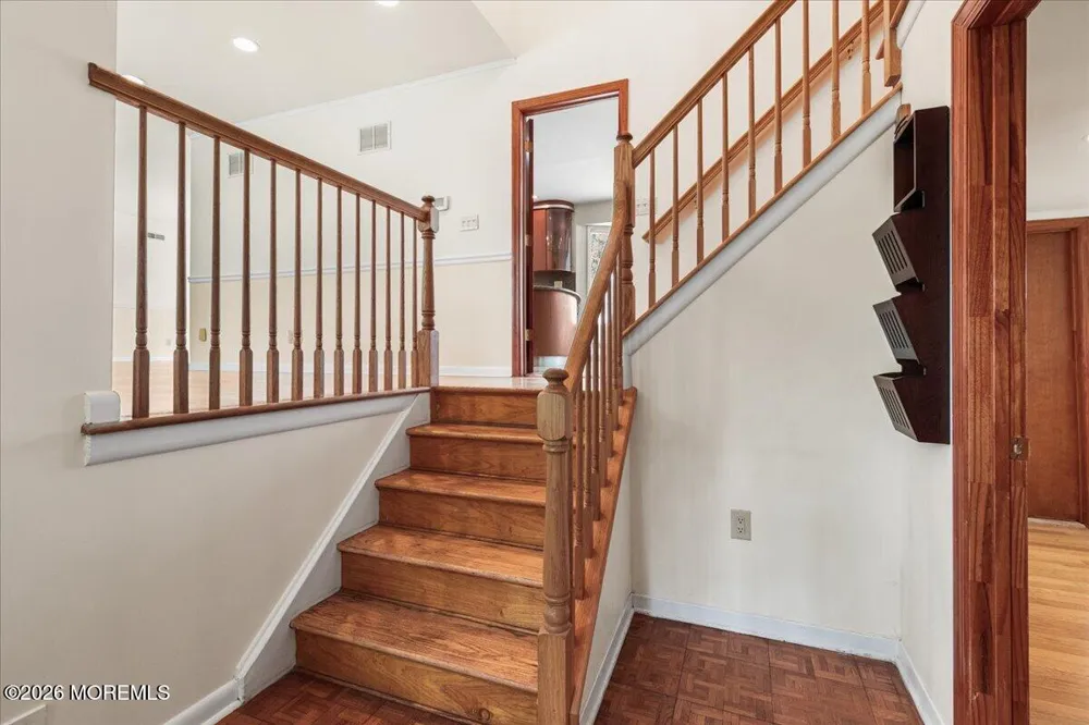 15 Moraine Road Edison, NJ 08820