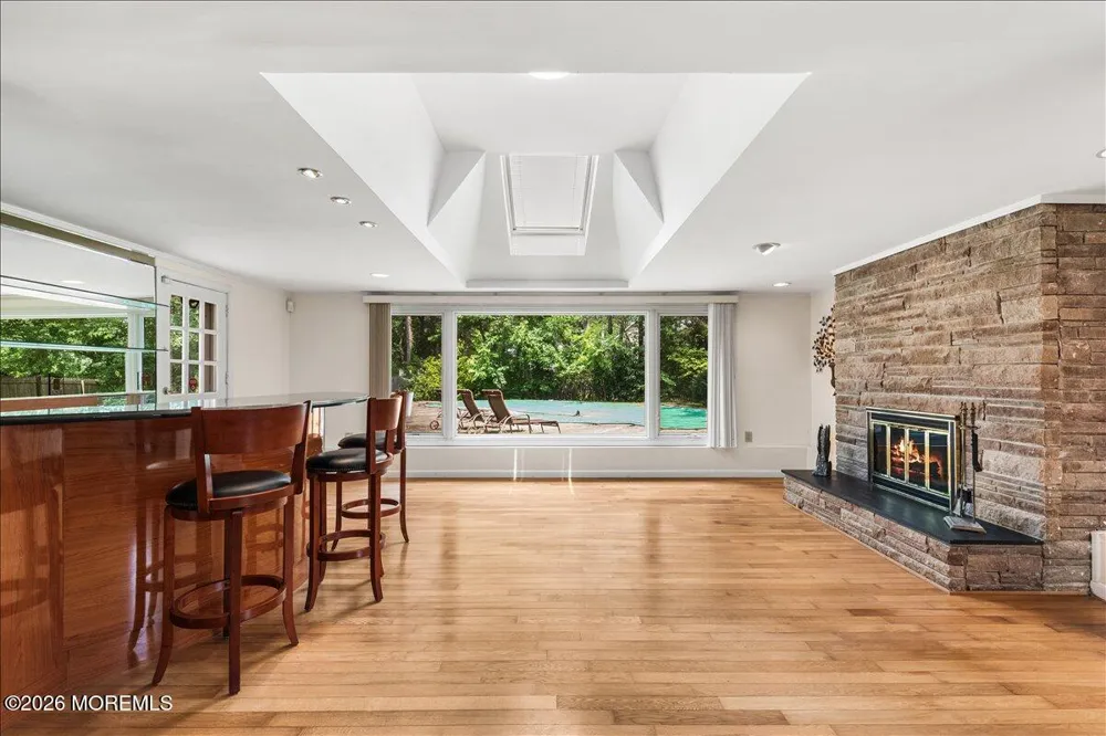 15 Moraine Road Edison, NJ 08820