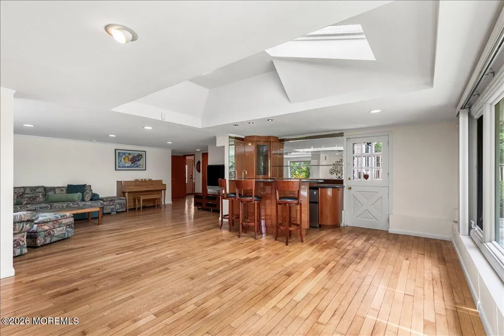 15 Moraine Road Edison, NJ 08820