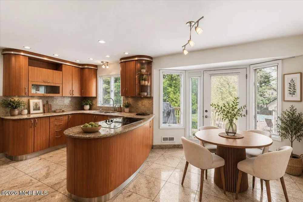 15 Moraine Road Edison, NJ 08820