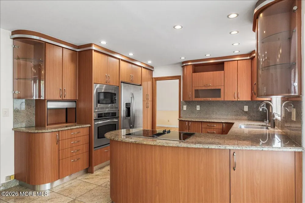 15 Moraine Road Edison, NJ 08820
